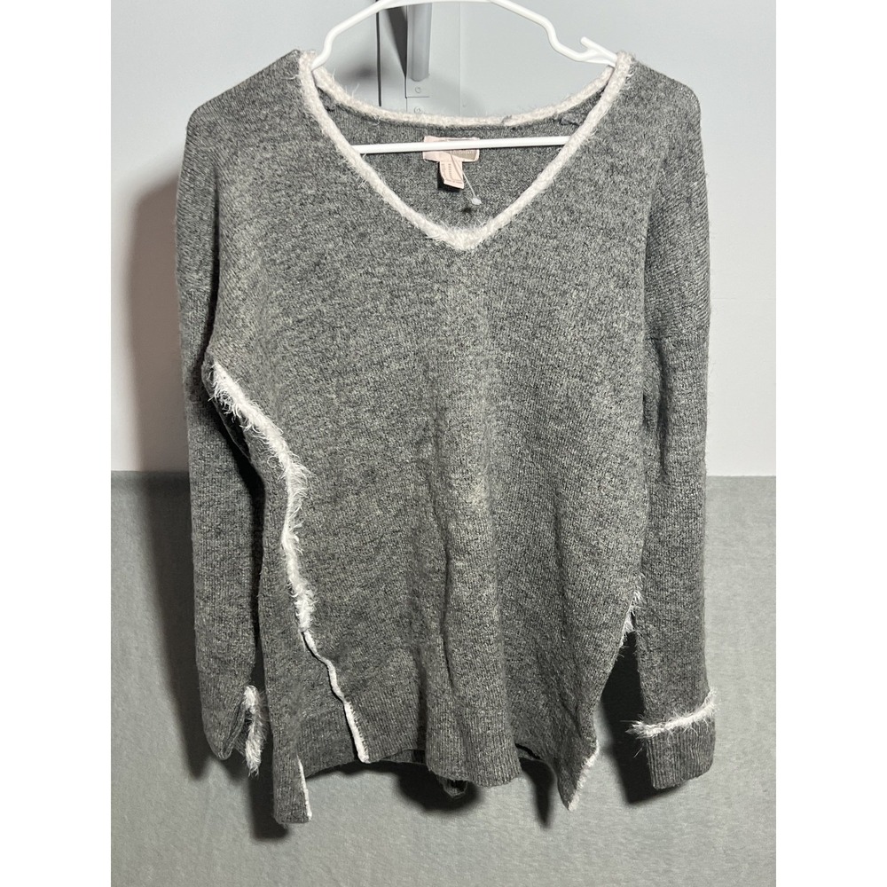 Forever 21 Contemporary Women's Gray‎ V-Neck Sweater Fuzzy Trim Split Hem Size M